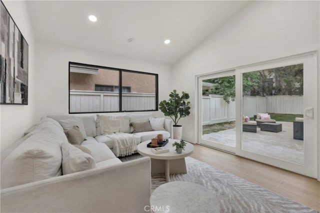 2 Hudson, Irvine, CA 92620