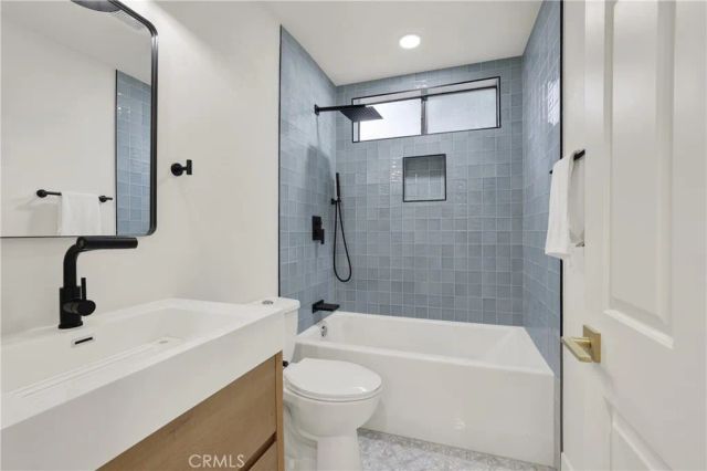 2 Hudson, Irvine, CA 92620