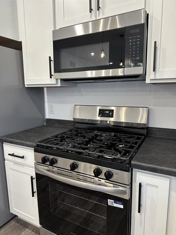 1220 Prairie Avenue, Janesville, WI 53545