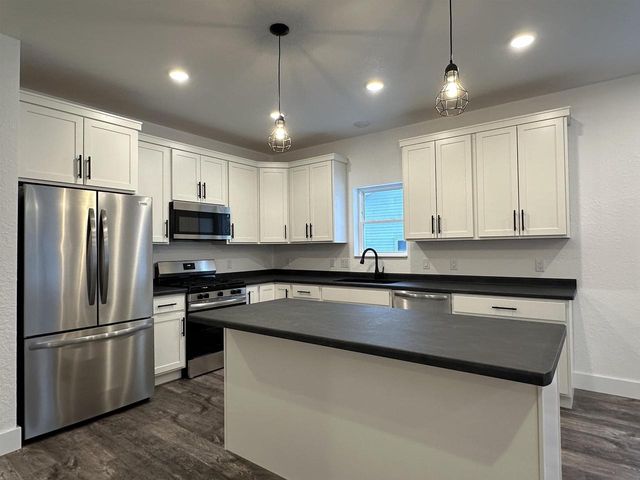 1220 Prairie Avenue, Janesville, WI 53545