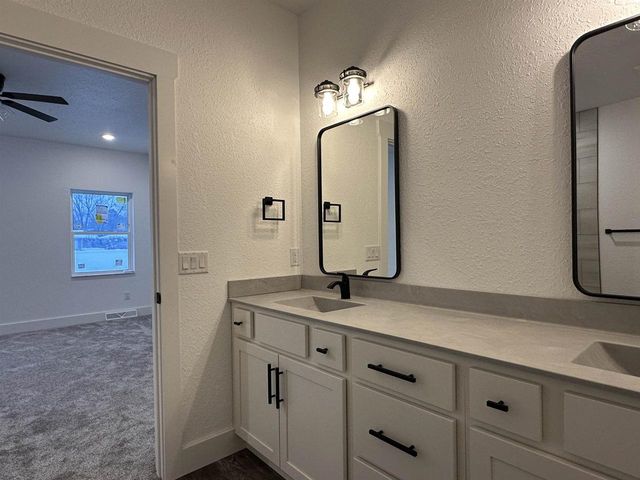 1220 Prairie Avenue, Janesville, WI 53545