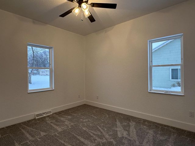 1220 Prairie Avenue, Janesville, WI 53545