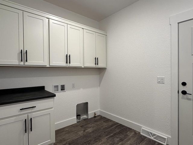 1220 Prairie Avenue, Janesville, WI 53545