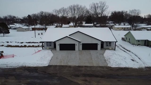1220 Prairie Avenue, Janesville, WI 53545
