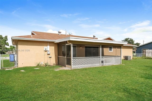 830 Royal Palm Beach Blvd, Royal Palm Beach, FL 33411