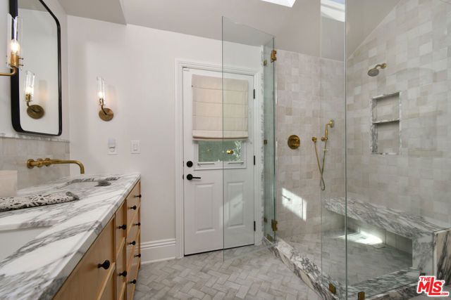 4524 Balboa Avenue, Encino (los Angeles), CA 91316