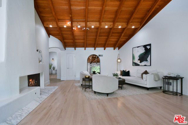 4524 Balboa Avenue, Encino (los Angeles), CA 91316