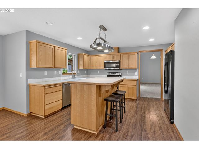 18359 DAVIS St, Sandy, OR 97055