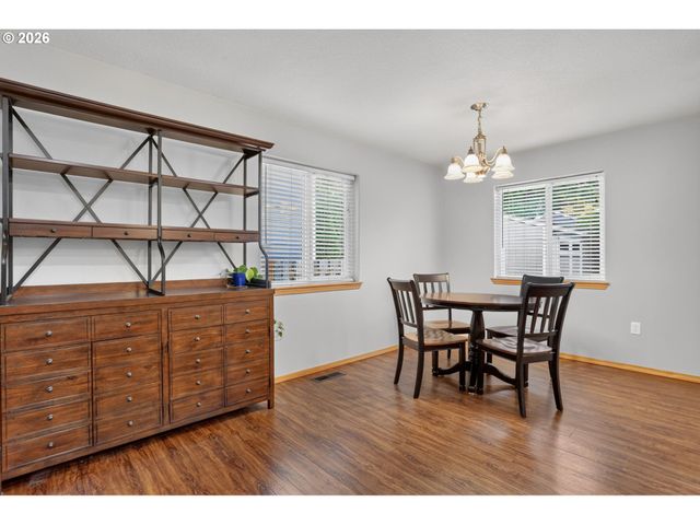 18359 DAVIS St, Sandy, OR 97055