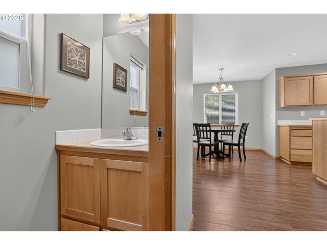 18359 DAVIS St, Sandy, OR 97055