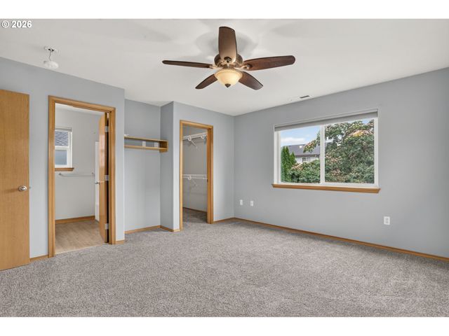 18359 DAVIS St, Sandy, OR 97055