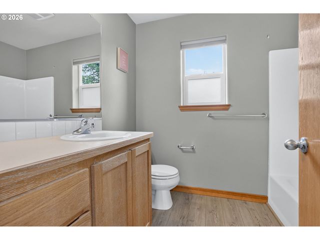 18359 DAVIS St, Sandy, OR 97055