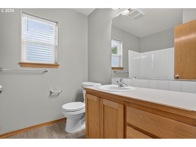 18359 DAVIS St, Sandy, OR 97055