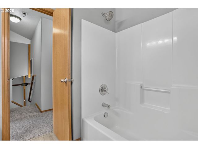 18359 DAVIS St, Sandy, OR 97055