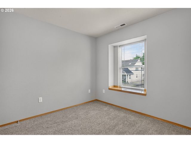 18359 DAVIS St, Sandy, OR 97055