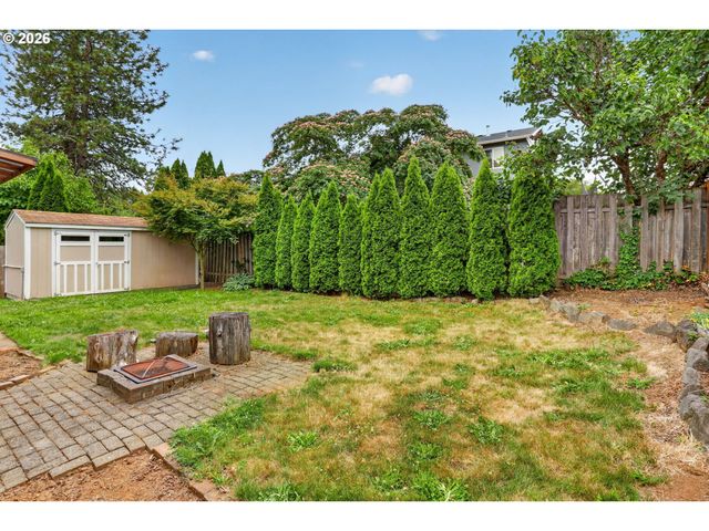 18359 DAVIS St, Sandy, OR 97055
