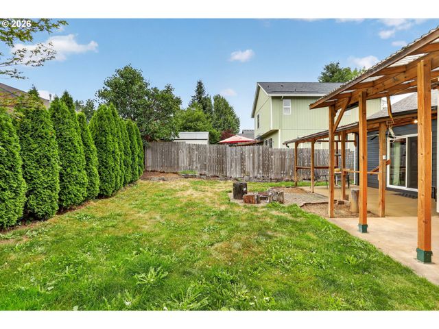 18359 DAVIS St, Sandy, OR 97055