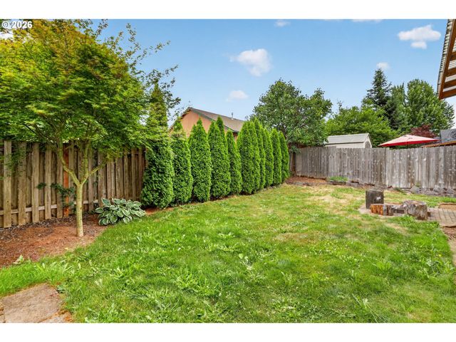 18359 DAVIS St, Sandy, OR 97055