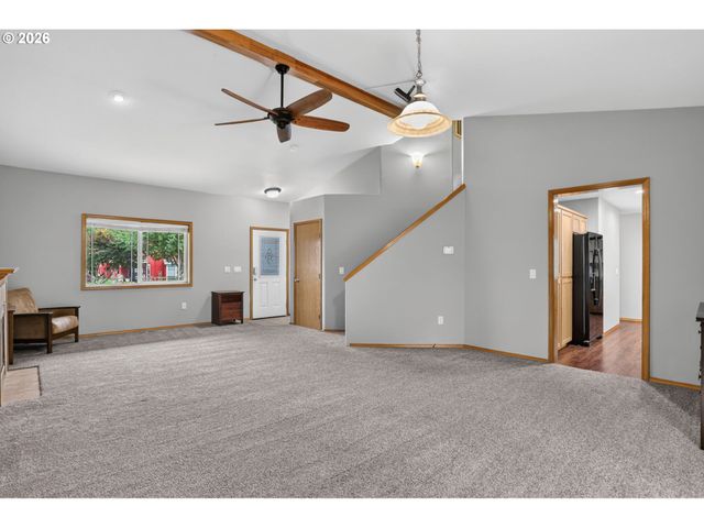 18359 DAVIS St, Sandy, OR 97055
