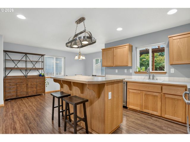 18359 DAVIS St, Sandy, OR 97055