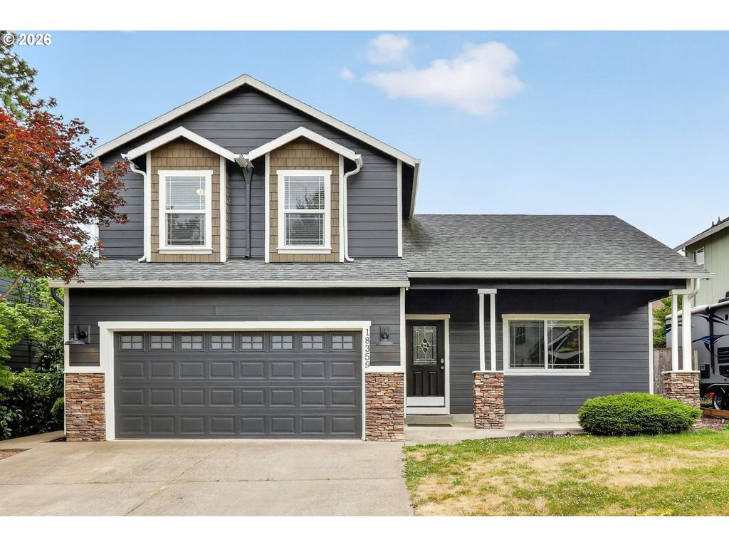 18359 DAVIS St, Sandy, OR 97055