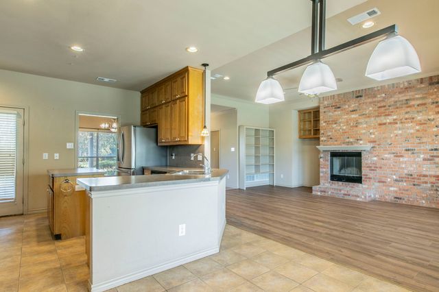 526 Preston Trail, Cedar Hill, TX 75104