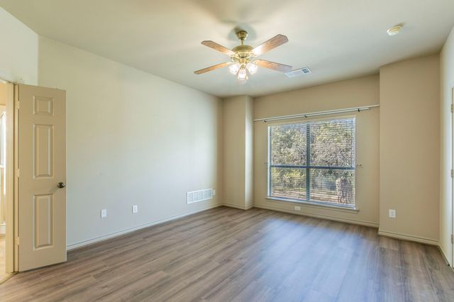 526 Preston Trail, Cedar Hill, TX 75104