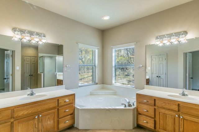 526 Preston Trail, Cedar Hill, TX 75104