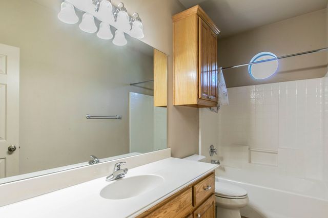 526 Preston Trail, Cedar Hill, TX 75104