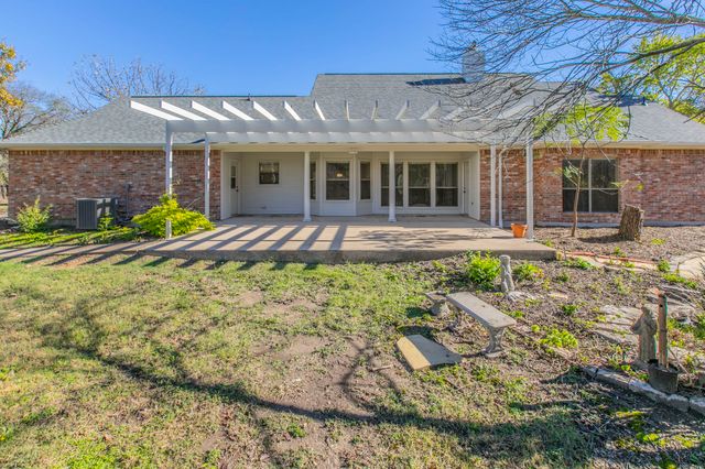 526 Preston Trail, Cedar Hill, TX 75104