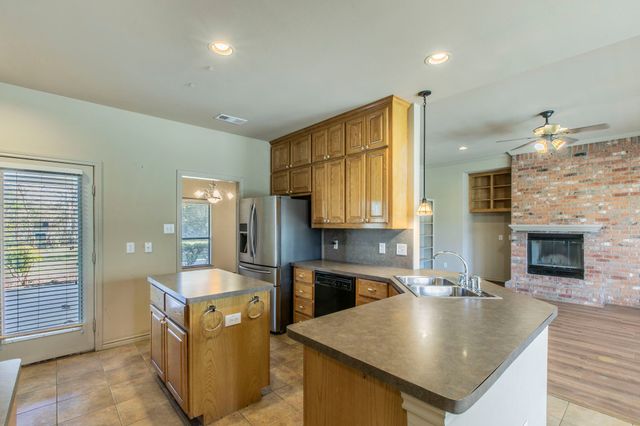 526 Preston Trail, Cedar Hill, TX 75104