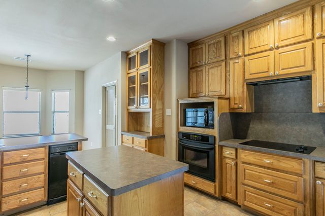 526 Preston Trail, Cedar Hill, TX 75104