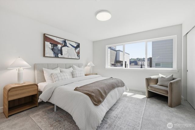 105 F NW 39 th Street, Seattle, WA 98107