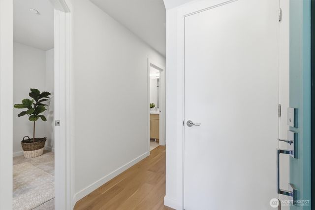 105 F NW 39 th Street, Seattle, WA 98107