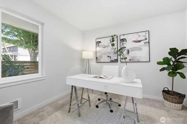 105 F NW 39 th Street, Seattle, WA 98107