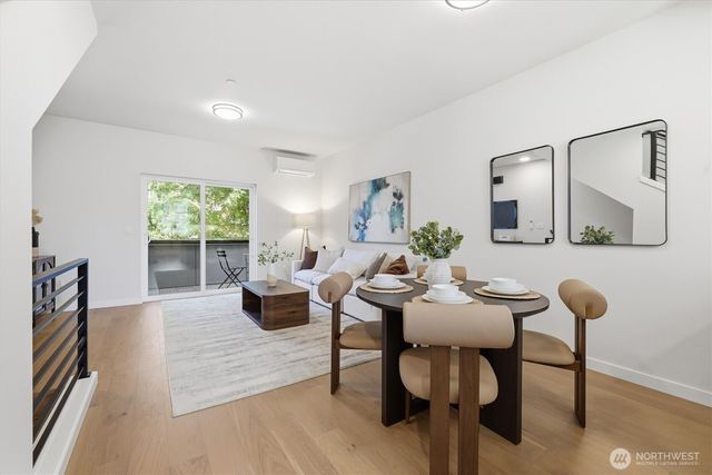 105 F NW 39 th Street, Seattle, WA 98107