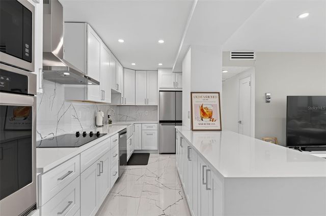 31 ISLAND WAY 508, Clearwater Beach, FL 33767