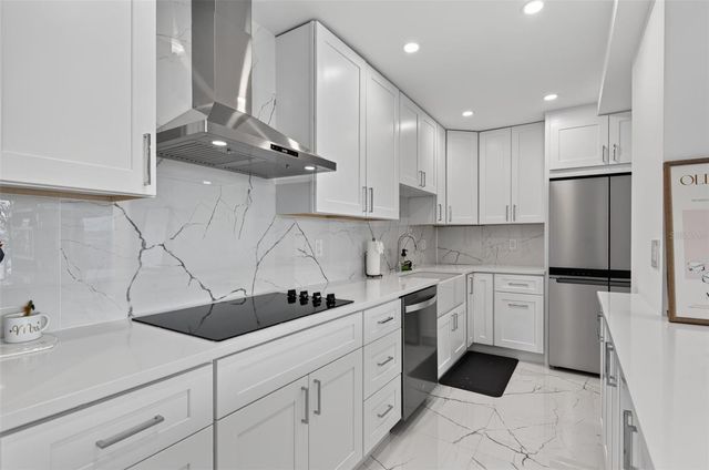 31 ISLAND WAY 508, Clearwater Beach, FL 33767