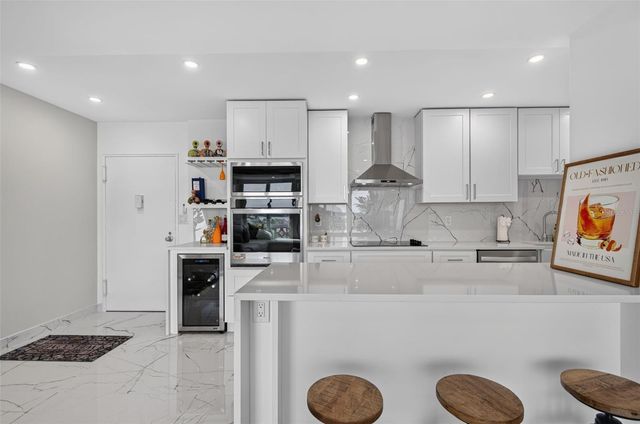 31 ISLAND WAY 508, Clearwater Beach, FL 33767