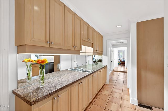 325 Buncombe Street, Raleigh, NC 27609