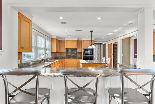 12 Stones Throw, Plymouth, MA 02360