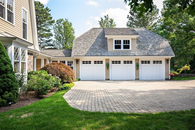 12 Stones Throw, Plymouth, MA 02360