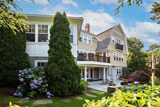 12 Stones Throw, Plymouth, MA 02360