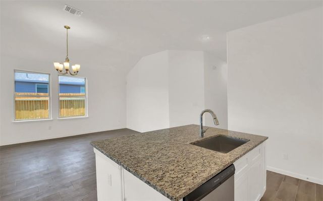 133 Woods Edge LN, Georgetown, TX 78628