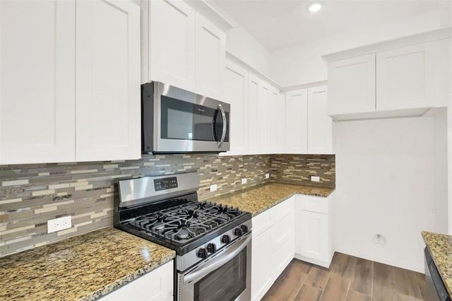 133 Woods Edge LN, Georgetown, TX 78628