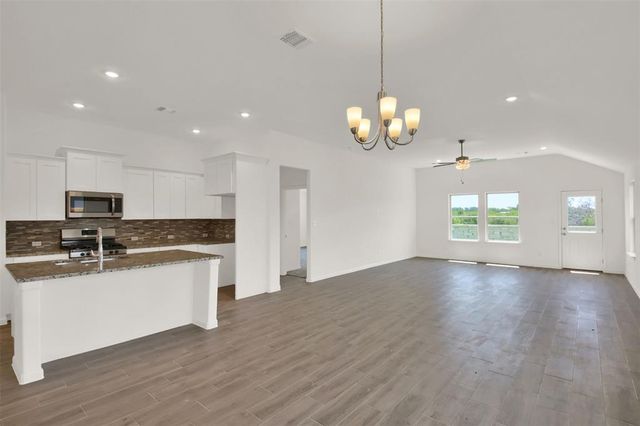 133 Woods Edge LN, Georgetown, TX 78628