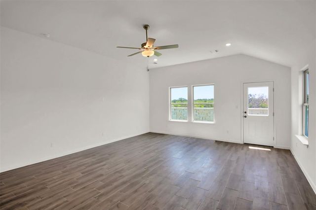 133 Woods Edge LN, Georgetown, TX 78628