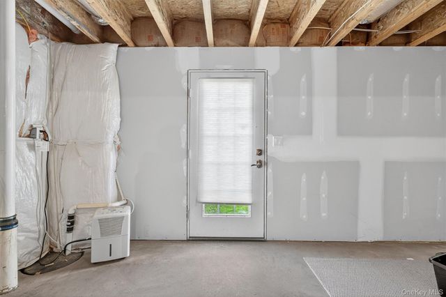 21 Cyprus Drive, Middletown, NY 10940