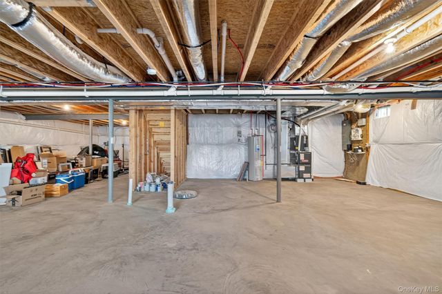 21 Cyprus Drive, Middletown, NY 10940