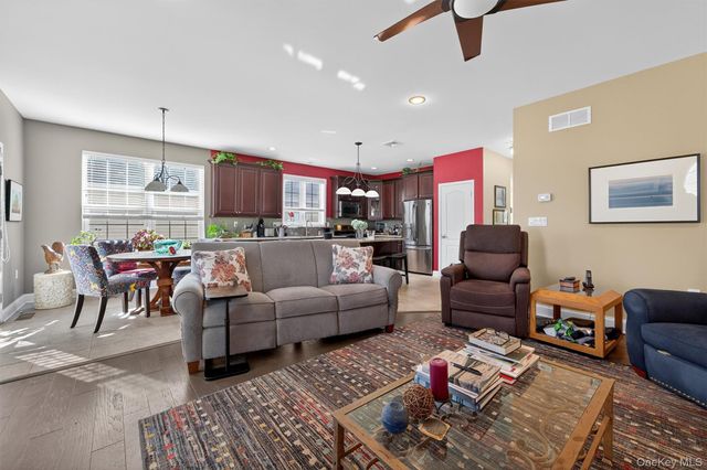 21 Cyprus Drive, Middletown, NY 10940